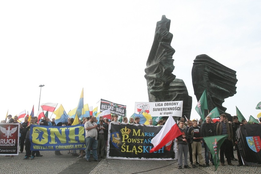 Marsz Powstańców Śląskich - w Katowicach demonstrowali...