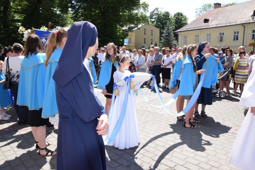 Boże Ciało w Żywcu: Tłumy wiernych i Asysta Żywiecka ZDJĘCIA