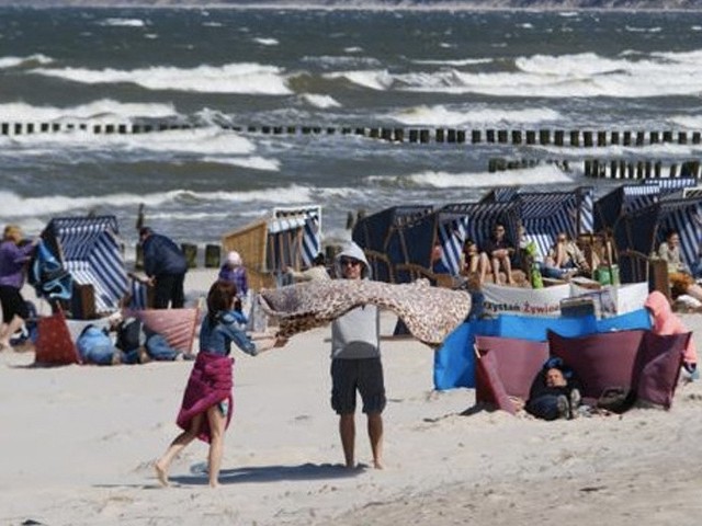 Na najbliższe dni warto przygotować parasol. Można spodziewać się przelotnych opadów deszczu.