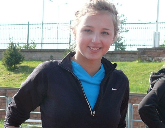 Karolina Kołeczek z Sandomierza w Bielsku - Białej poprawiła rekord życiowy, województwa i zdobyła srebrny medal na 100 metrów przez płotki.