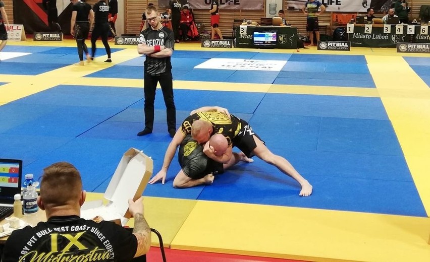 Aspirant Krzysztof Babisz z Prudnika został wicemistrzem Polski w brazylijskim Jiu–Jitsu