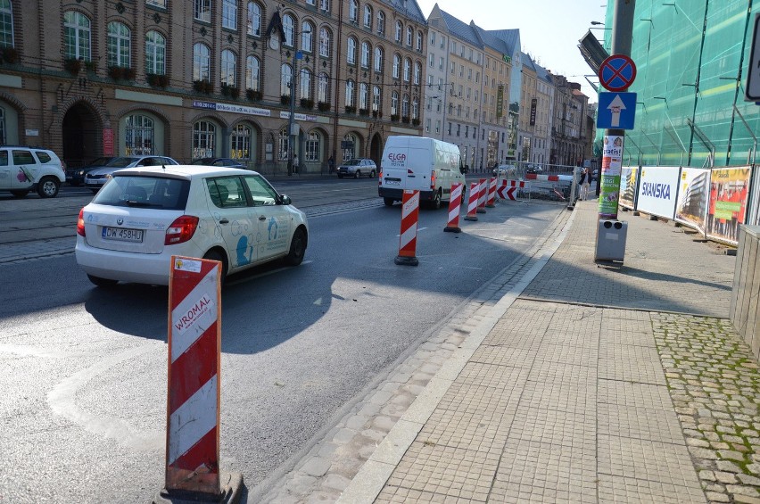 Biurowiec Dominikański pnie się w górę, uwaga na utrudnienia w ruchu (ZDJĘCIA)