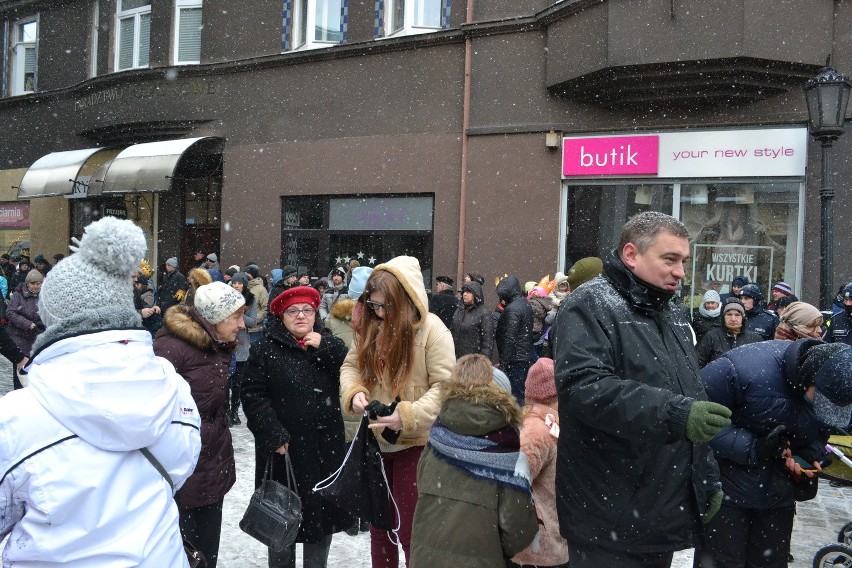 Orszak Trzech Króli w Cieszynie z prezydentem Andrzejem Dudą i Agatą Dudą ZDJĘCIA i WIDEO