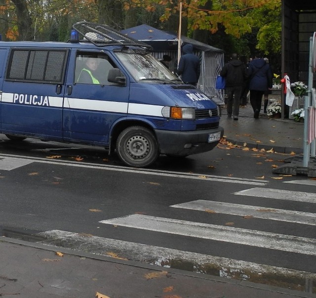 Do potrącenia dwójki nastolatków doszło na zebrze przy Kauflandzie.