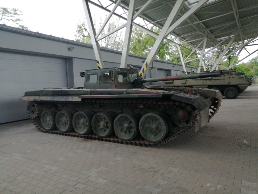 Pancerna nauka jazdy - wóz szkolenia kierowców czołgów -...