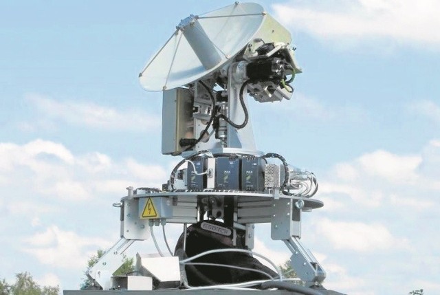 Nowy komercyjny radar meteorologiczny na razie stoi na platformie testowej. Na właściwy maszt trafi we wrześniu br.