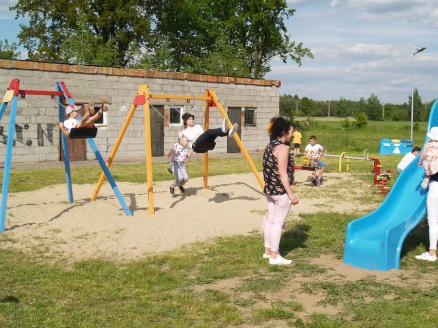 Dzień Dziecka w Żabinie, 3.06.2021. O atrakcje dla dzieci zadbało KGW Pierożanki. Zdjęcia