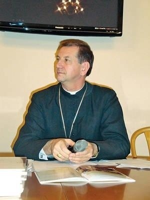 Bp Józef Guzdek prowadził wczoraj obrady Rady Centrum Jana Pawła II "Nie lękajcie się" Fot. Grażyna StarzaK