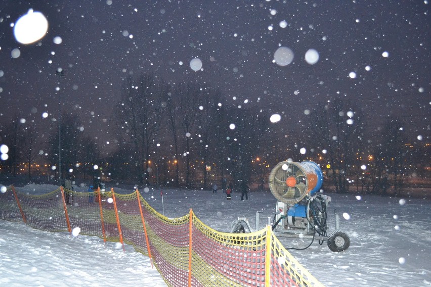 Wyciąg narciarski na Górce Środulskiej w Sosnowcu jest...