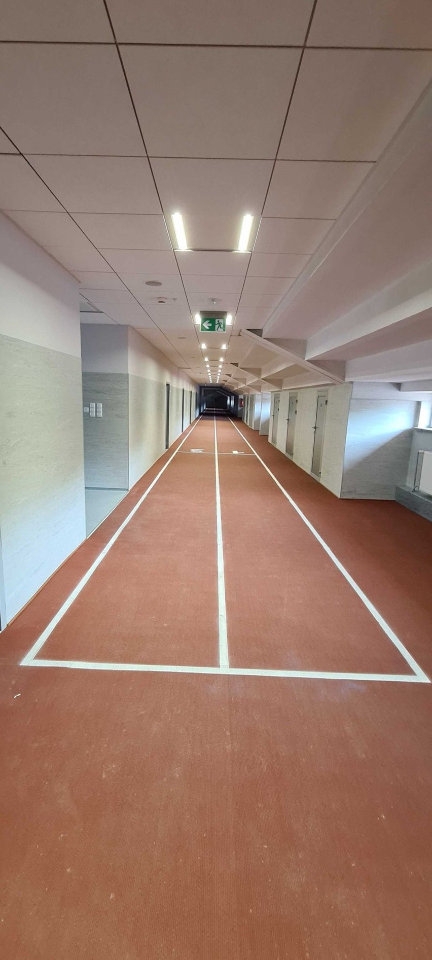 Białystok. Dobiega końca modernizacja pomieszczeń pod trybunami stadionu lekkoatletycznego BOSiR w Zwierzyńcu