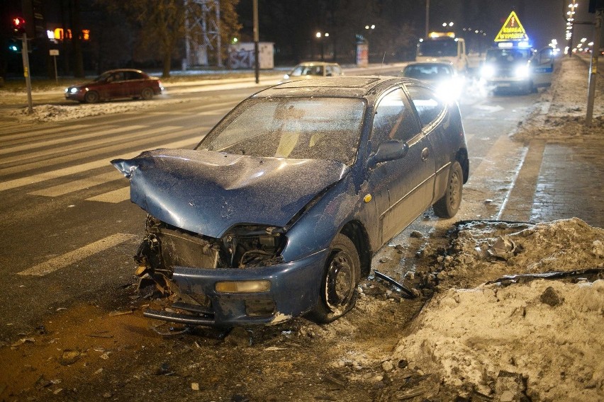 Wypadek na Aleksandrowskiej. Jedna osoba ranna [ZDJĘCIA+FILM]
