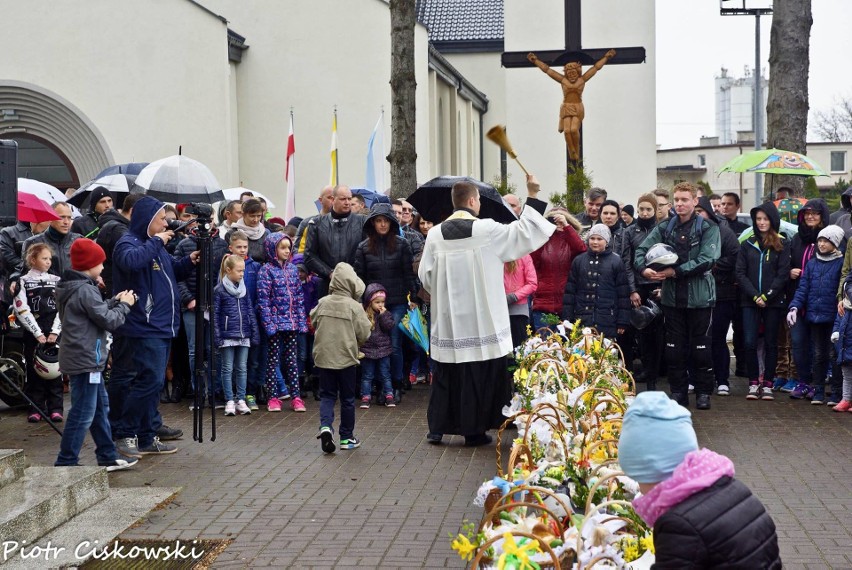 Motocykliści ze święconką przyjechali do kościoła w Mrzezinie [ZDJĘCIA]