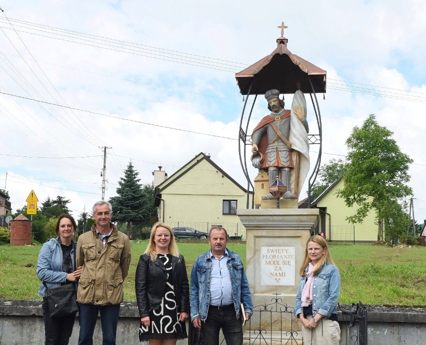 Kapliczka św. Floriana w Podstolicach odzyskała blask....