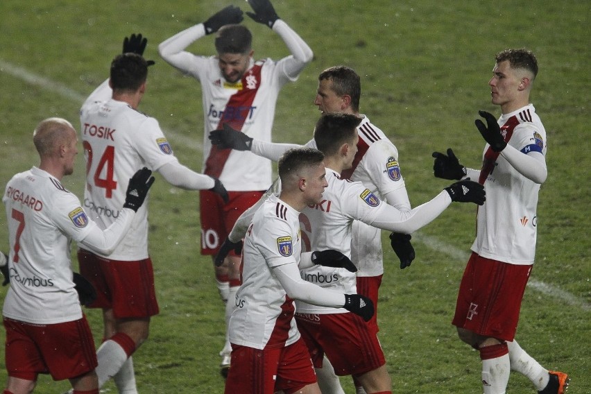 ŁKS powalczył z mistrzem Polski, ale awansowała Legia ZDJĘCIA