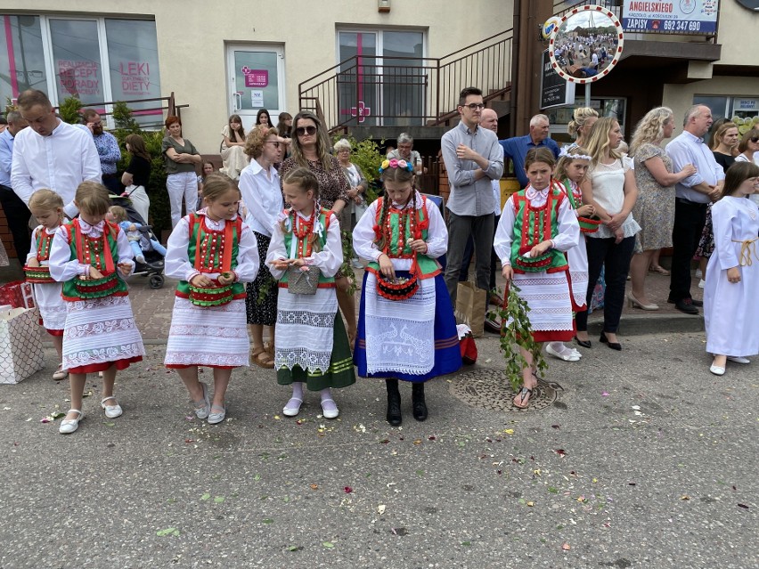 Kadzidło. Boże Ciało 2022. Procesja parafii pw. Świętego Ducha w Kadzidle. 16.06.2022. Zdjęcia