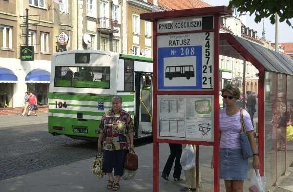 Na przystakach wiszą już nowe rozkłady jazdy, które jeszcze nie obowiązują