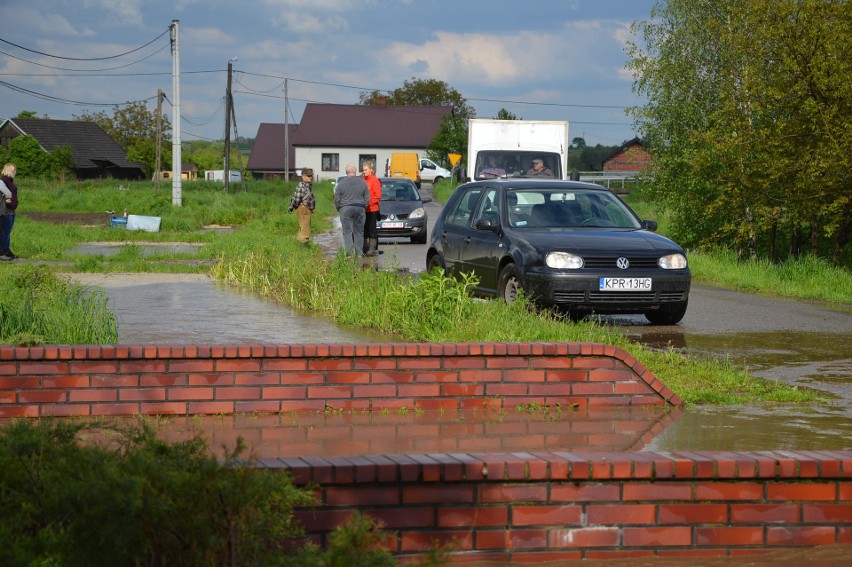 Potężna ulewa przeszła nad częścią gminy Proszowice [ZDJĘCIA]