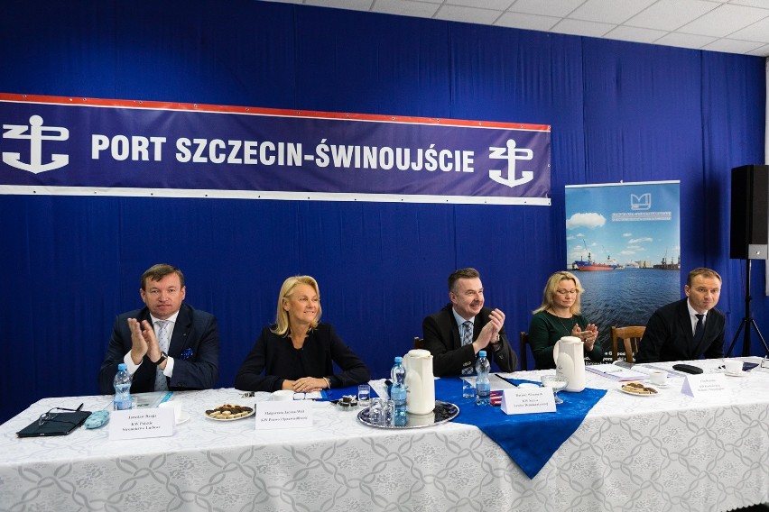 Wybory parlamentarne 2019. Branża morska polem starcia kandydatów. Debata w Szczecinie [ZDJĘCIA]