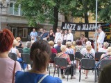 Jazzowo zrobiło się przy ławeczce Klema Felchnerowskiego. Za nami pierwszy tegoroczny letni koncert przed Muzeum Ziemi Lubuskiej