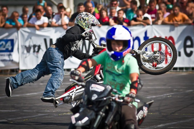 Akrobaci na motocyklach. Plus Stunt Grand Prix 2013 w Bydgoszczy