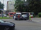 Nowy Sącz wypadek. Zderzenie luksusowego audi z firmowym busem [ZDJĘCIA]