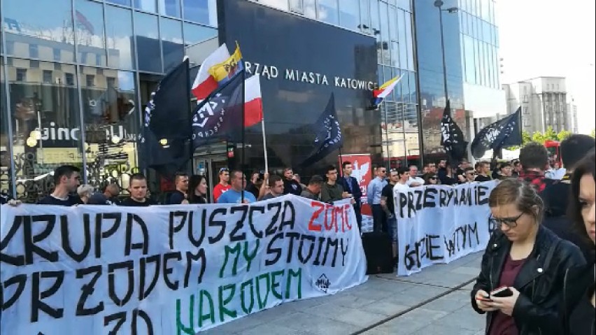 W Katowicach w niedzielę odbywa się demonstracja Młodzieży...