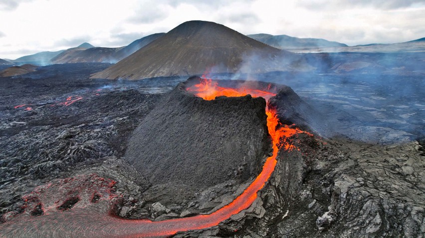 Erupcje wulkanu Fagradalsfjall rozpoczęły się  w zeszłym...