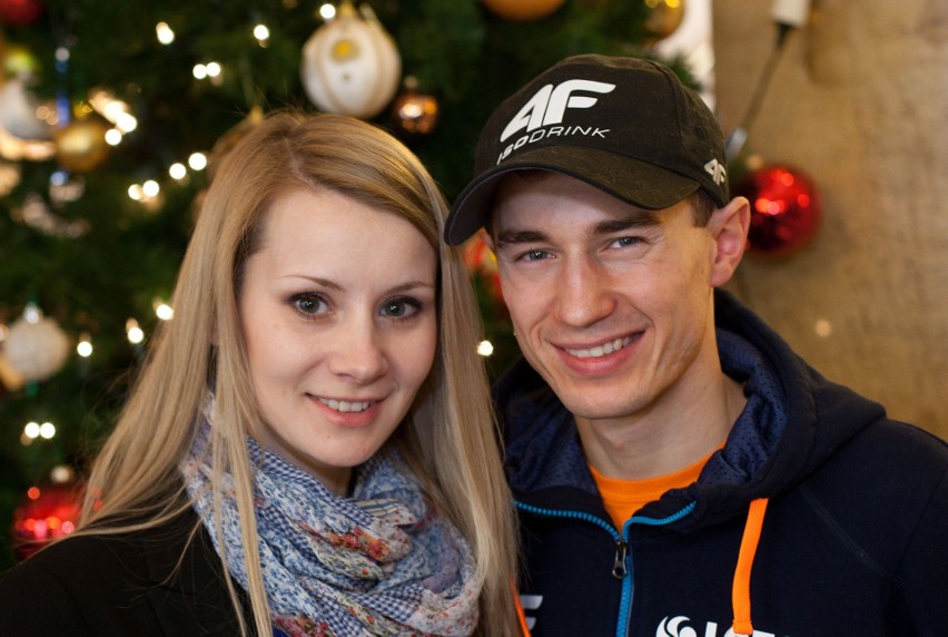 Kamil Stoch wraz z żoną Ewą Bilan-Stoch mieszkają w...