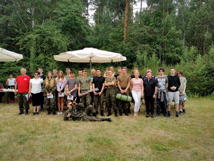 Ciekawe warsztaty na strzelnicy w Baryczy. Strzelał też znany samorządowiec. I to jak! [ZDJĘCIA]