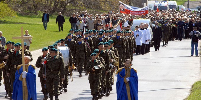 Cichą modlitwą oddaliśmy hołd zmarłemu