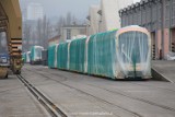 Tramwaje w Gdyni. To nie żart. Do gdyńskiego portu przypłynął statek z tramwajami z Korei. Pojazdy marki Hyundai mają trafić do Warszawy