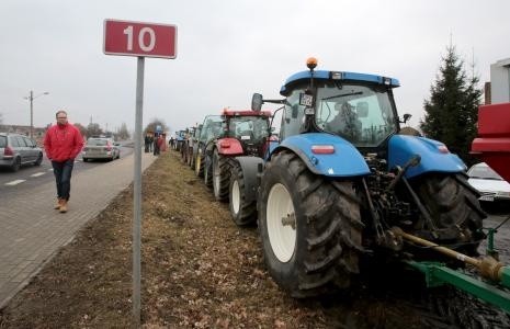 Rolnicy zapowiadają blokady dróg w całym krajuW przyszłym tygodniu ciągniki znowu pojawią się na drogach.