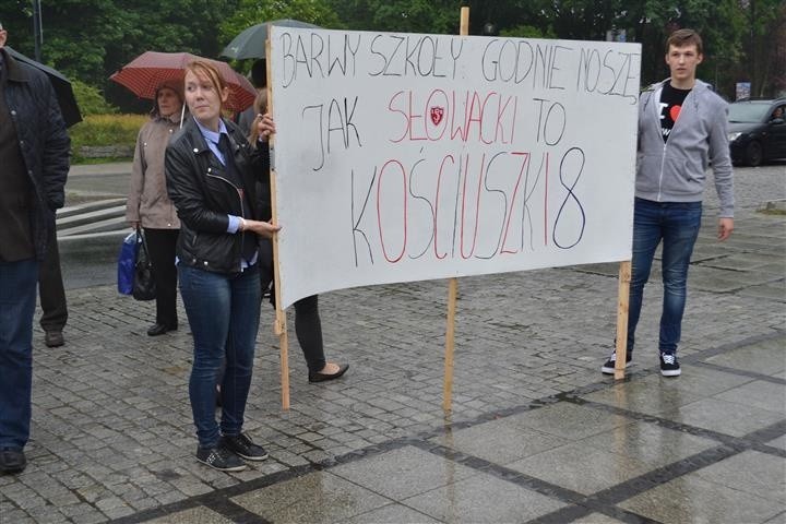 Częstochowa: Protest w obronie I Liceum Ogólnokształcącego...