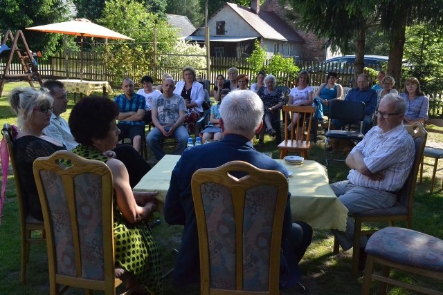 Pomimo napiętego grafiku pracy, związanego m.in. z częstymi wyjazdami do Warszawy, prezydent Nowej Soli znalazł czas, by odpowiedzieć na pytania mieszkańców Starego Stawu.