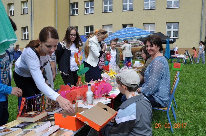 Festyn w SP nr 3 w Dąbrowie Górniczej