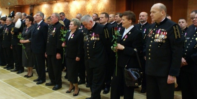 Obchody górniczego święta rozpoczęła Centralna Akademia Barbórkowa w sali im. Jana Wyżykowskiego w Lubinie. Górnicy między innymi otrzymali medale prezydenta RP za długoletnią służbę