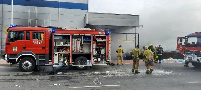 Pożar w Castoramie w Zielonej Górze wybuchł w nocy z 26 na 27 kwietnia.