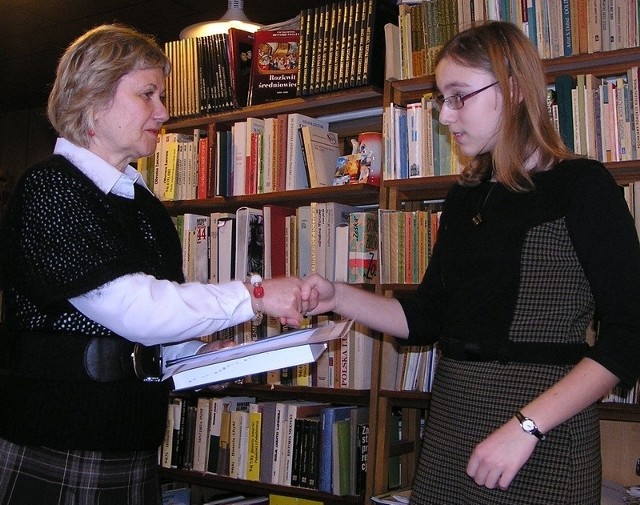 Wręczenie nagród w konkursie literackim. 