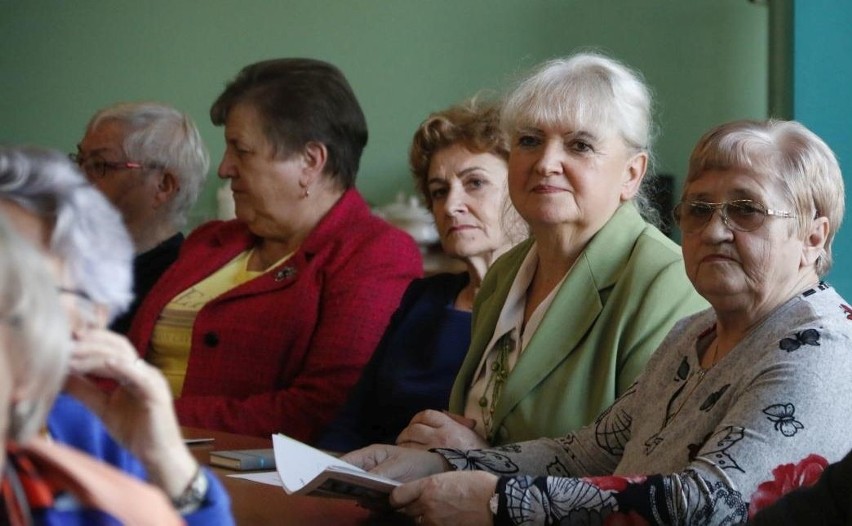 Studenci – seniorzy rozpoczęli spotkania na Uniwersytecie Trzeciego Wieku w Staszowie (ZDJĘCIA)