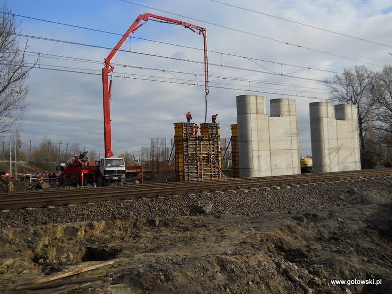 Wschodnia obwodnica Wrocławia coraz dłuższa. Budują odcinek z Siechnic do Żernik Wr. (ZDJĘCIA)