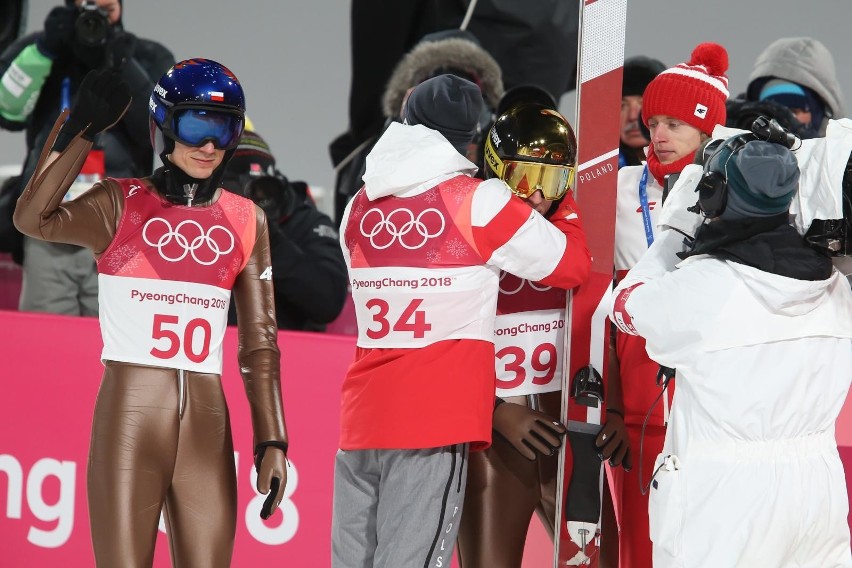 Po pierwszej serii olimpijskiego konkursu na skoczni...