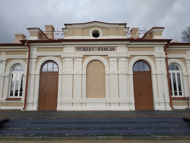 Inwestycja kosztowała milion złotych. Dzięki tej kwocie zabytkowy dworzec odzyskał dawną świetność.