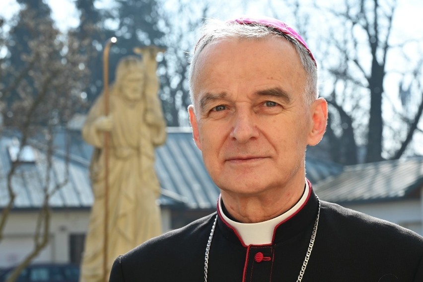 Biskup Marian Florczyk z diecezji kieleckiej: Wielkanoc to zwycięstwo życia nad śmiercią [ZDJĘCIA, WIDEO]