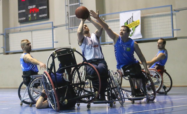 Akces-Med Start Rzeszów nie sprostał u siebie drużynie KSS Mustang Konin. Mecz zakończył się przegraną gospodarzy 62:67