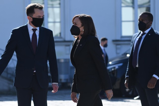 10 marca wiceprezydent USA Kamala Harris przybyła do Belwederu na spotkanie z prezydentem Andrzejem Dudą.