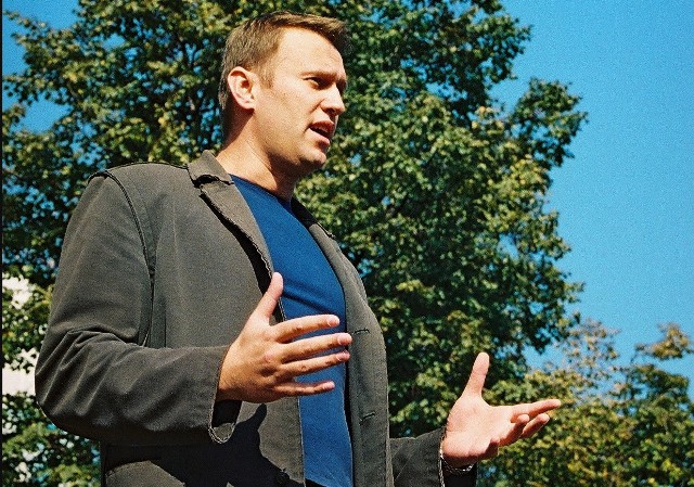 Źródło propagandowego kanału telewizyjnego RT podało, że przyczyną śmierci Nawalnego był skrzep krwi, który się oderwał.