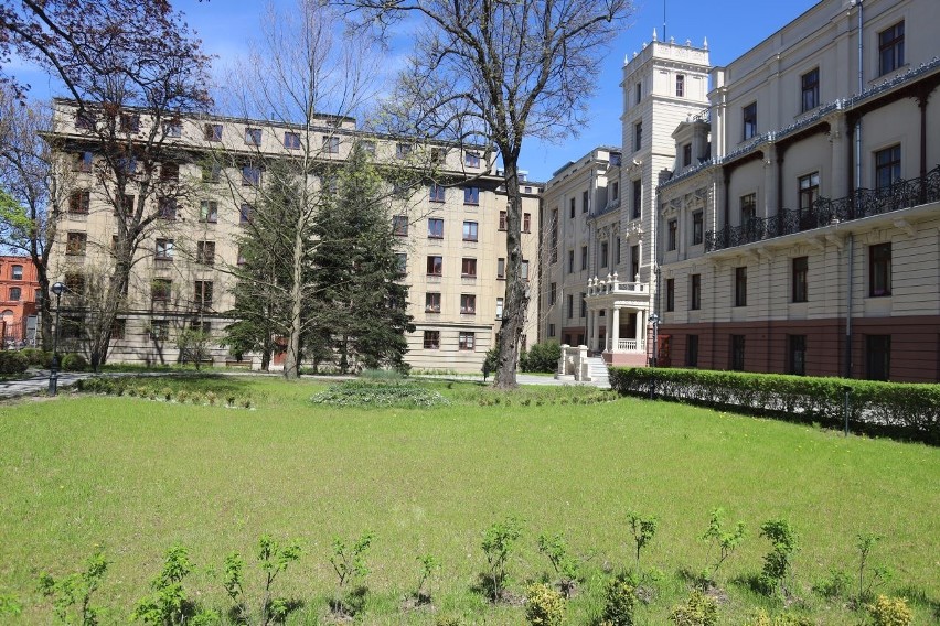 Stylowy ogród w centrum miasta, czyli spacer śladami Poznańskich. Ogród przy pałacu Poznańskiego w Łodzi otwarty!
