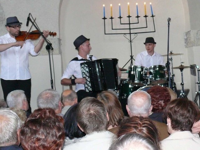 Koncert zespołu Bydgoszcz Klezmer Band przyjęto w Pińczowie bardzo gorąco.