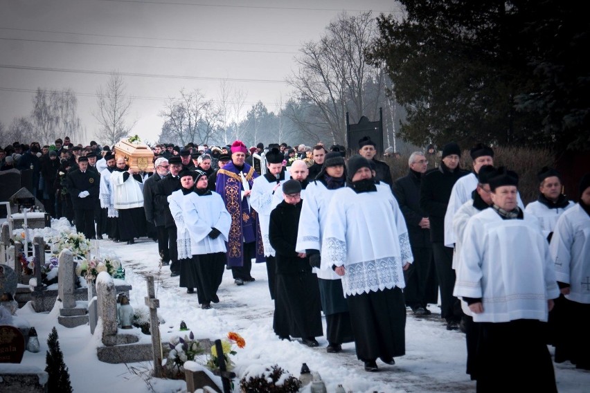 Pogrzeb ks. Piotra Pisarczyka [ZDJĘCIA]