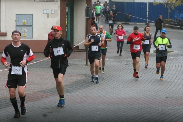 250 biegaczy na starcie Półmaratonu w Wodzisławiu Śląskim [ZDJĘCIA]